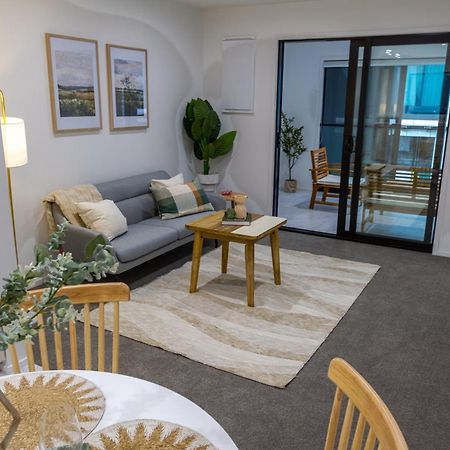 Urban Retreat: 2-Br Gem In Central Christchurch Apartment Exterior foto