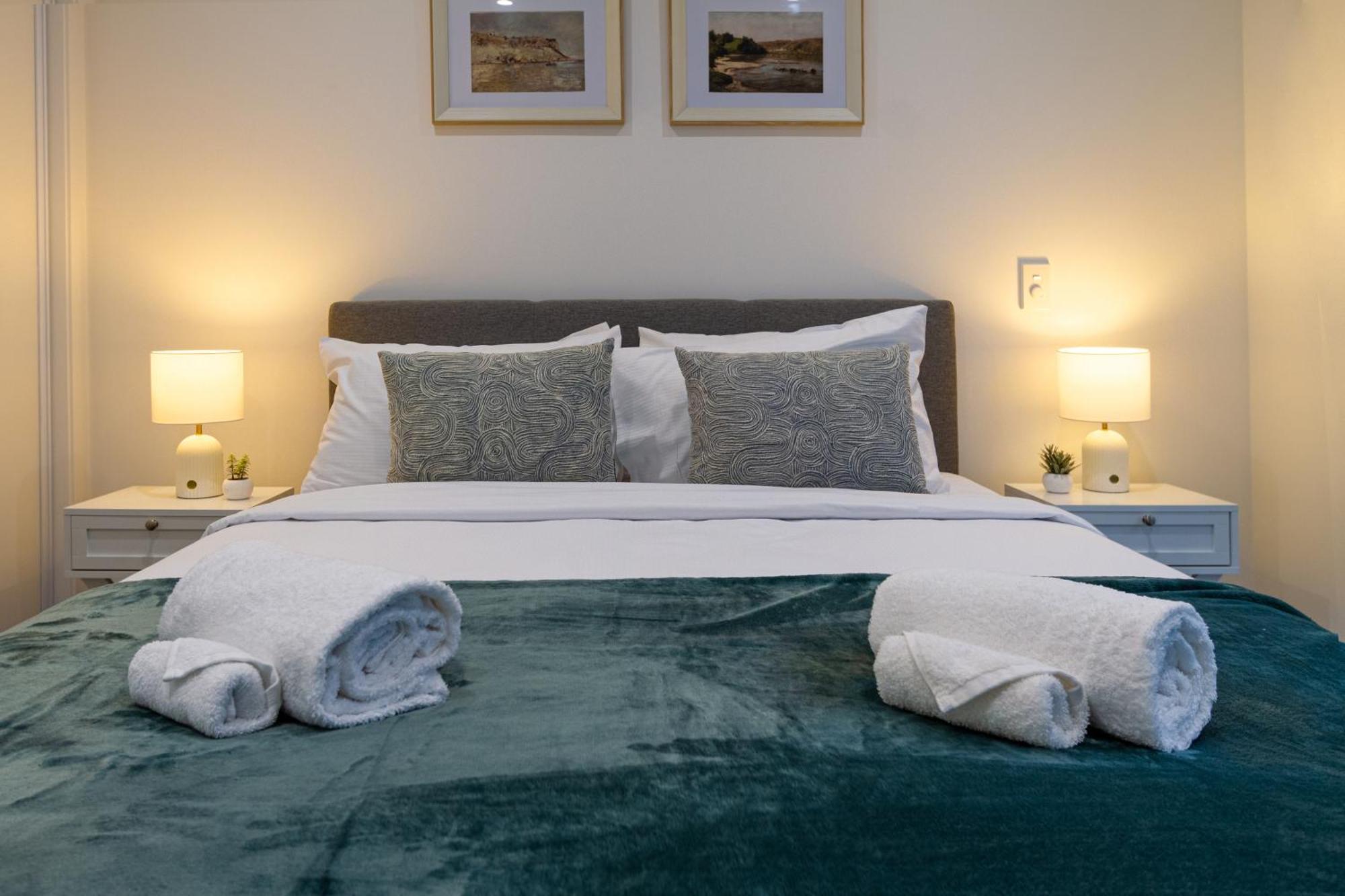 Urban Retreat: 2-Br Gem In Central Christchurch Apartment Exterior foto
