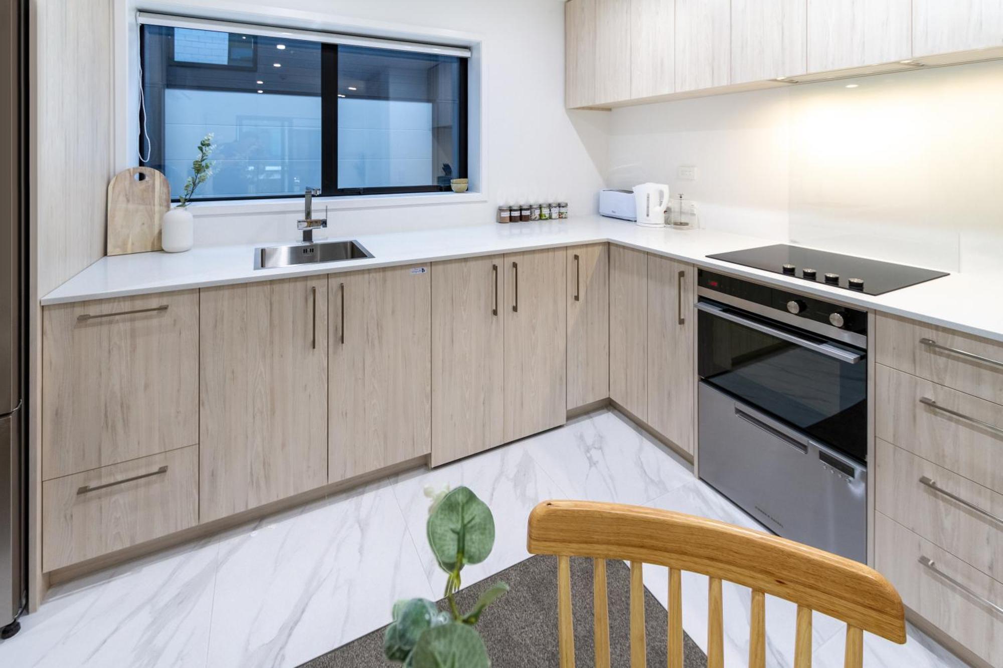 Urban Retreat: 2-Br Gem In Central Christchurch Apartment Exterior foto
